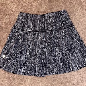 Lulu lemon skirt